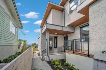 946 Dansey Avenue, Coquitlam, BC, Coquitlam — Half Duplex for sale