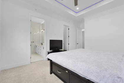 Guest Bathroom Photo of 32711 Egglestone Avenue, Mission, BC