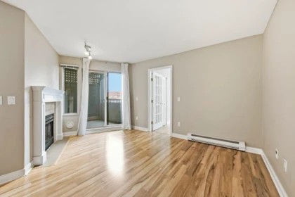 Guest Bathroom Photo of 209 688 E 16th Avenue, Vancouver, BC