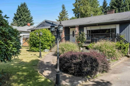 Kitchen Island Photo of 46465 Brooks Avenue, Chilliwack, BC