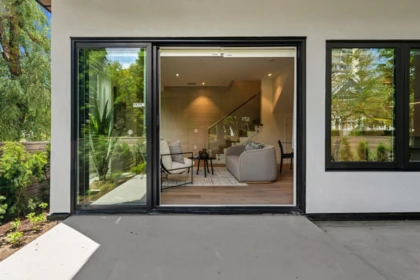 5489 Larch Street, Vancouver, BC, Vancouver — Half Duplex for sale