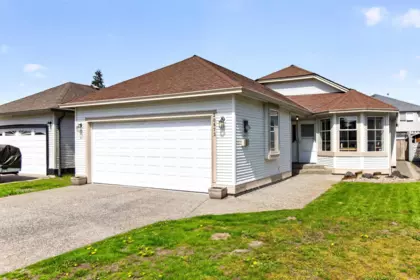 20673 W River Road, Maple Ridge, BC, Maple Ridge — Single Family Residence for sale