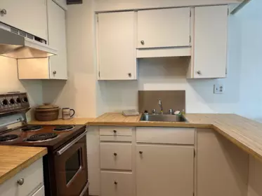 Kitchen Island Photo of 715 1445 Marpole Avenue, Vancouver, BC
