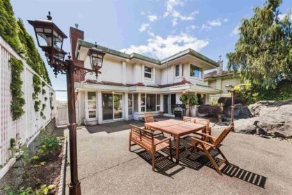 Garden / Landscaping Photo of 2273 Mathers Avenue, West Vancouver, BC
