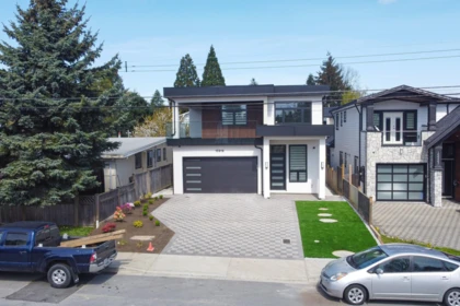 Hot Tub / Spa Photo of 15919 Russell Avenue, White Rock, BC