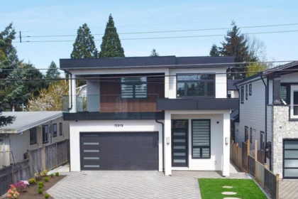 Outdoor Kitchen Photo of 15919 Russell Avenue, White Rock, BC