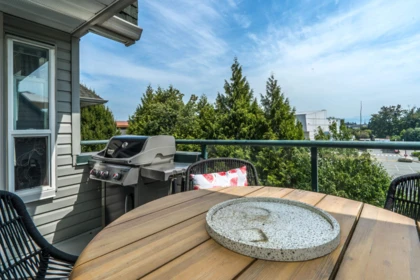 Backyard Photo of 406 33718 King Road, Abbotsford, BC