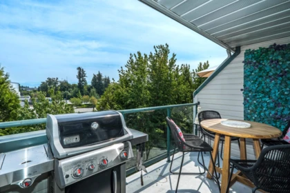 Outdoor Deck Photo of 406 33718 King Road, Abbotsford, BC