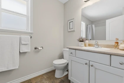 Hallway Photo of 14 5545 Peach Road, Chilliwack, BC