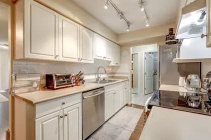 Kitchen Island Photo of 302 15342 20th Avenue, Surrey, BC