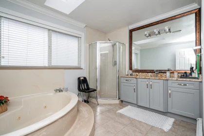 Entry Foyer Photo of 13398 89 Avenue, Surrey, BC