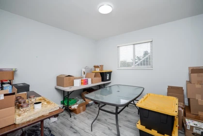 Kitchen Photo of 13398 89 Avenue, Surrey, BC