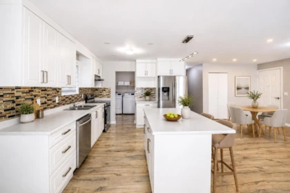 Kitchen Photo of 32565 George Ferguson Way, Abbotsford, BC