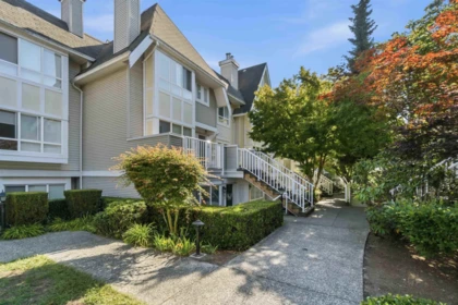 13 6577 Southoaks Crescent, Burnaby, BC, Burnaby — Townhouse for sale