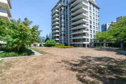 Garden / Landscaping Photo of 808 8160 Lansdowne Road, Richmond, BC