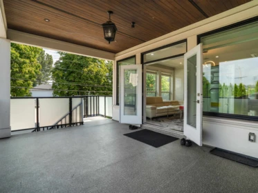 Hot Tub / Spa Photo of 501 Ewen Avenue, New Westminster, BC