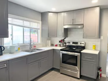 Kitchen Island Photo of 3305 Worthington Drive, Vancouver, BC