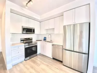 Kitchen Island Photo of 102 15858 Fraser Highway, Surrey, BC