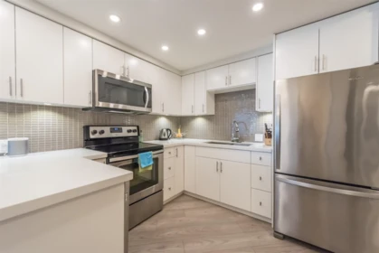 Primary Bedroom Photo of 303 1625 Hornby Street, Vancouver, BC