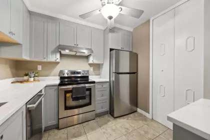 212 15313 19 Avenue, Surrey, BC, Surrey — Apartment/Condo for sale