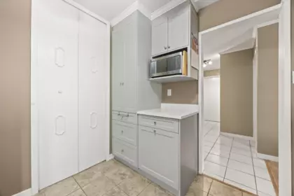 Kitchen Photo of 212 15313 19 Avenue, Surrey, BC