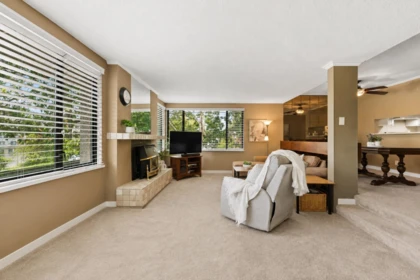 Walk-In Closet Photo of 212 15313 19 Avenue, Surrey, BC