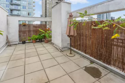 Powder Room Photo of 602 1042 Nelson Street, Vancouver, BC