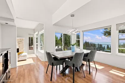 Kitchen Island Photo of 4750 Meadfeild Road, West Vancouver, BC