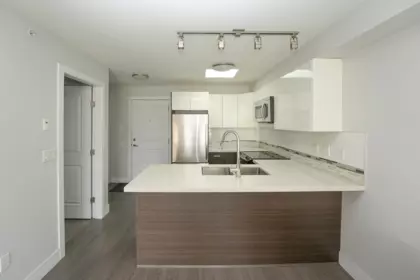 403 2408 E Broadway, Vancouver, BC, Vancouver — Apartment/Condo for sale