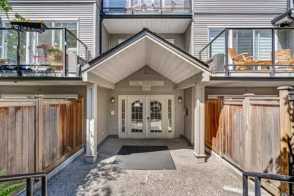 Basement Recreation Room Photo of 204 833 W 16th Avenue, Vancouver, BC
