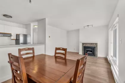 Dining Area Photo of 204 833 W 16th Avenue, Vancouver, BC