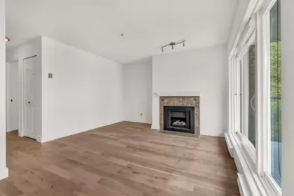 Family Room Photo of 204 833 W 16th Avenue, Vancouver, BC