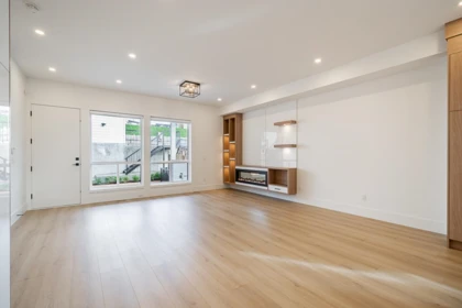 16685 16 Avenue, Surrey, BC, Surrey — Half Duplex for sale