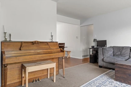 Kitchen Island Photo of 33306 Rainbow Avenue, Abbotsford, BC