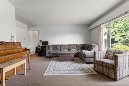 Kitchen Photo of 33306 Rainbow Avenue, Abbotsford, BC