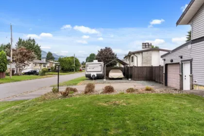 Hot Tub / Spa Photo of 46551 Teton Avenue, Chilliwack, BC