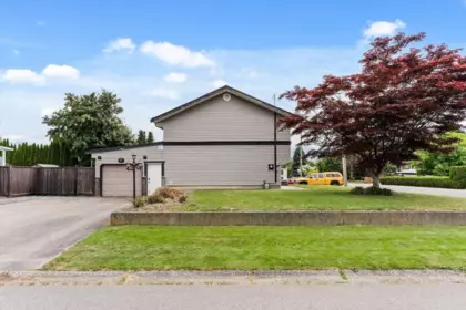 Swimming Pool Photo of 46551 Teton Avenue, Chilliwack, BC
