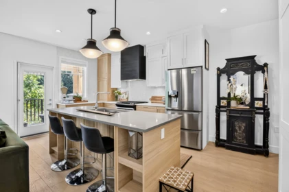 Kitchen Island Photo of 10 13263 236 Street, Maple Ridge, BC