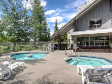 416 4800 Spearhead Drive, Whistler, BC, Whistler — Apartment/Condo for sale