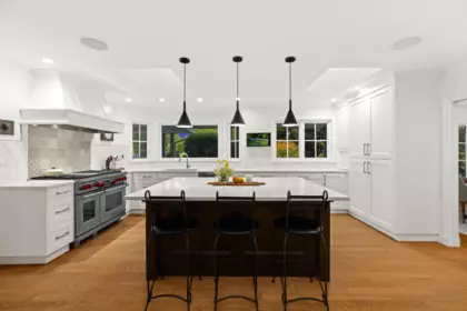 Breakfast Nook Photo of 885 Margaree Place, West Vancouver, BC