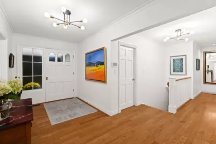 Living Room Photo of 885 Margaree Place, West Vancouver, BC