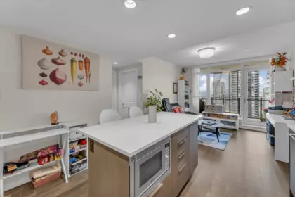 Kitchen Island Photo of 2507 1182 Westwood Street, Coquitlam, BC