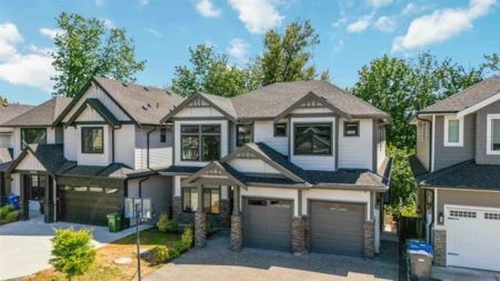 Living Room Photo of 29574 Corvina Court, Abbotsford, BC