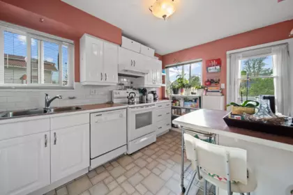 Kitchen Photo of 6459 Dumfries Street, Vancouver, BC