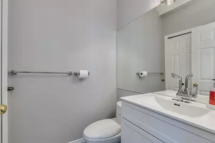 Primary Bathroom Photo of 19777 Brighton Place, Pitt Meadows, BC