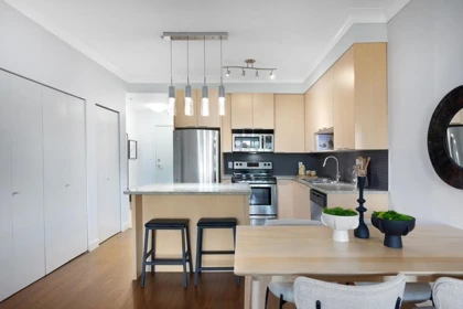 Dining Area Photo of 207 707 E 20th Avenue, Vancouver, BC