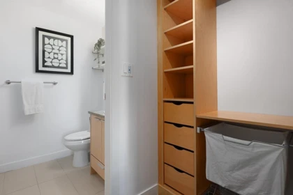 Primary Bathroom Photo of 207 707 E 20th Avenue, Vancouver, BC