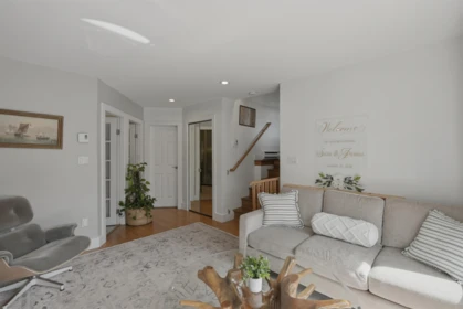 Breakfast Nook Photo of 2015 Creelman Avenue, Vancouver, BC