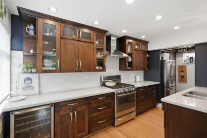 Guest Bathroom Photo of 2015 Creelman Avenue, Vancouver, BC