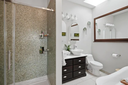 Hallway Photo of 2015 Creelman Avenue, Vancouver, BC